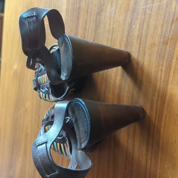 BCBGirls Shoes Wooden T-strap Block Heel Size 7 1/2 - Picture 5 of 9